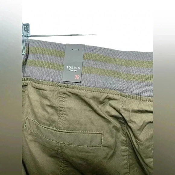 Torrid Olive Classic Fit Stretch Poplin Mid-Rise Jogger Pant 2 2XL - Picture 5 of 10